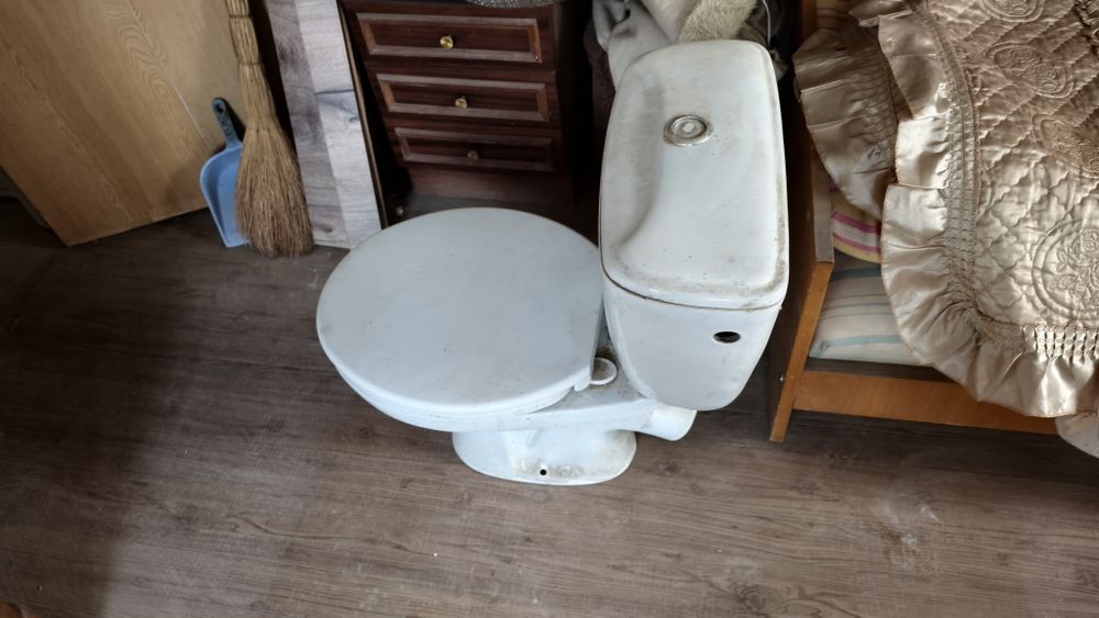 Продам унитаз.рабочий.