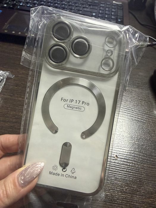 Чехол на iphone 17 pro