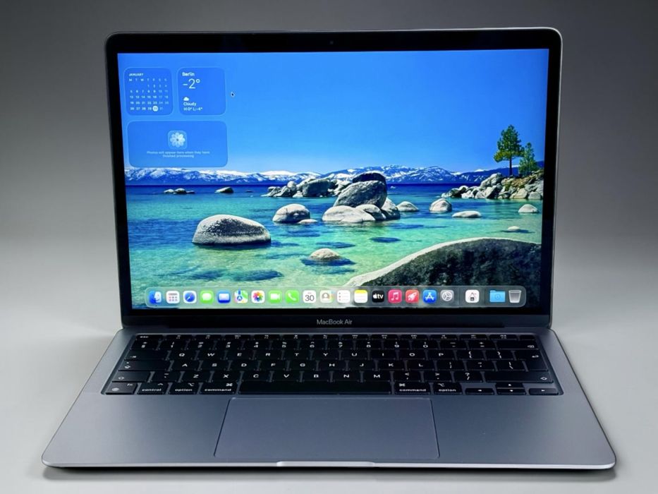 Apple MacBook Air 13 inch M1 8RAM 256GB Space Gray Отличен! Гаранция!