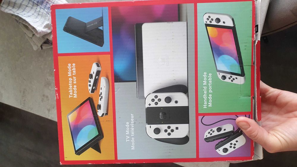 Nintendo switch  oled nou 2 folii , husa/1 joc