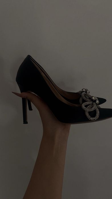 Туфли черные очень красиво смотриться