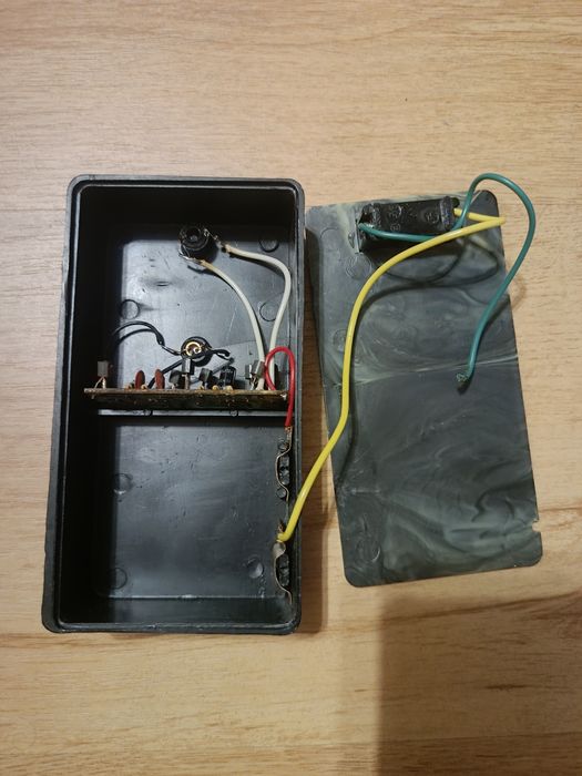 Стари играчки , пистолет и сметало