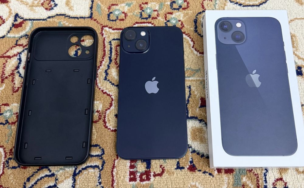 продается айфон 13, в идеальном состоянии