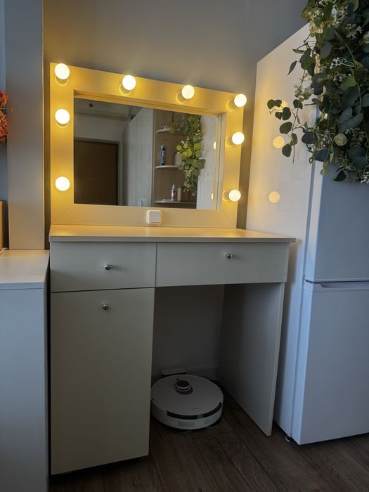 Masa machiaj cu oglinda led/ post make up