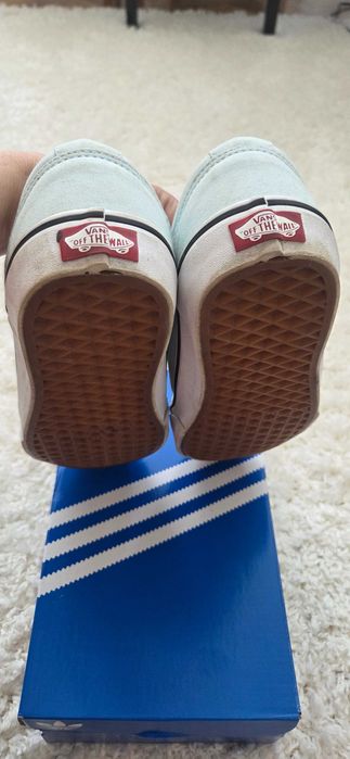 Tenisi Vans,originali,marimea 38,5,culoare albastru deschis,stare foarte buna