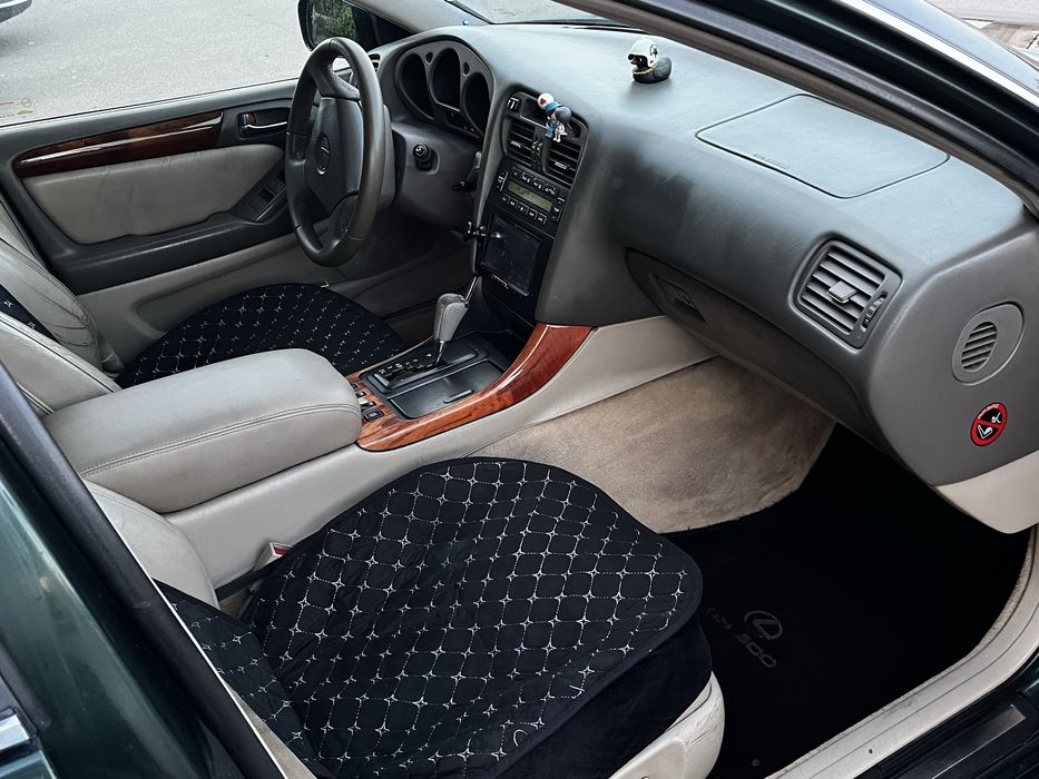 Lexus GS300  продам