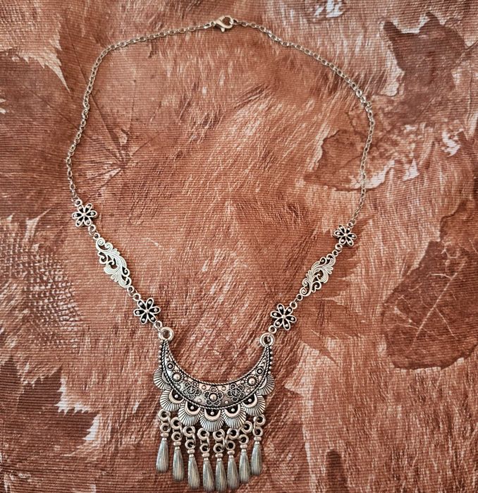 Дамски етно накити