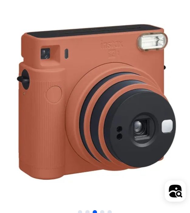 Фотоаппарат INSTAX SQ1 за