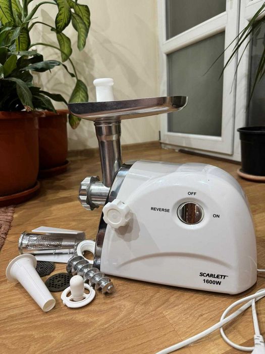 Masina de tocat carne - SCARLET