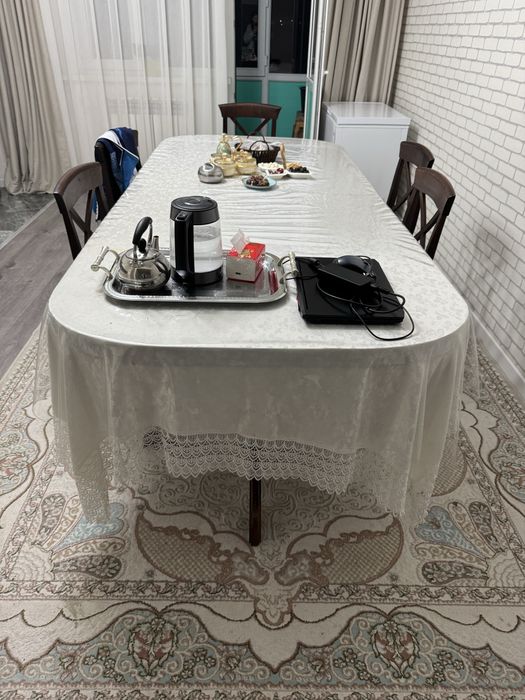 Продается стол со стульями