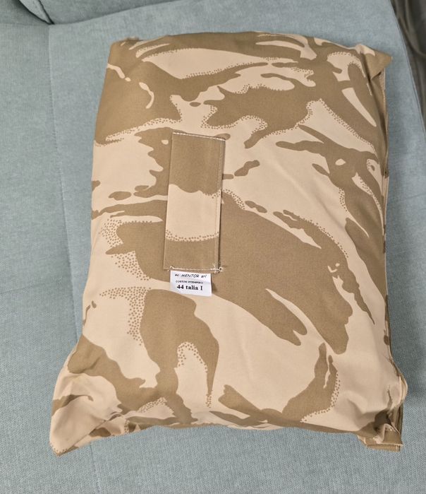 Costum militar impotriva  intemperiilor