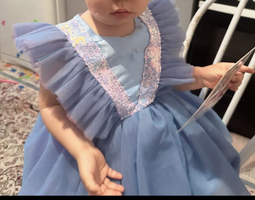 продается платье на возраст 1,6-3 года.одевалась 1раза