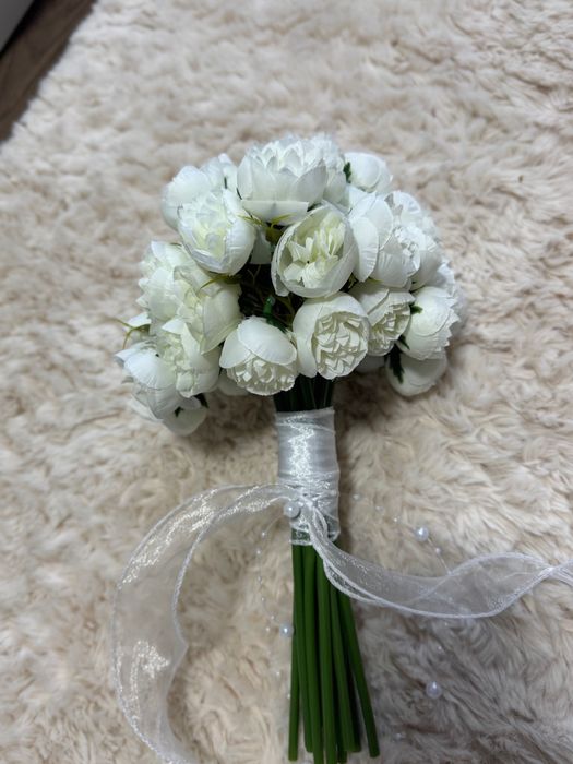 Buchet de bujori artificiali
