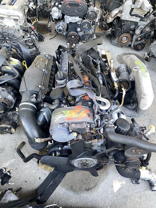 Двигатель  MERCEDES OM613