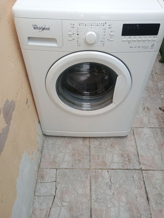 Whirpool 9 kg mașină de spălat