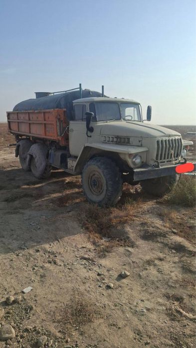 Ural vodovoz 5557