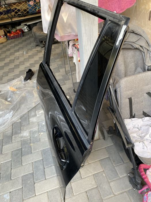 Двери на Toyota Lexus