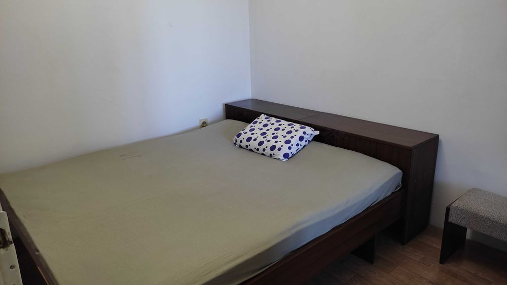 Собственик дава под наем двустаен апартамент в центъра на гр.Шумен