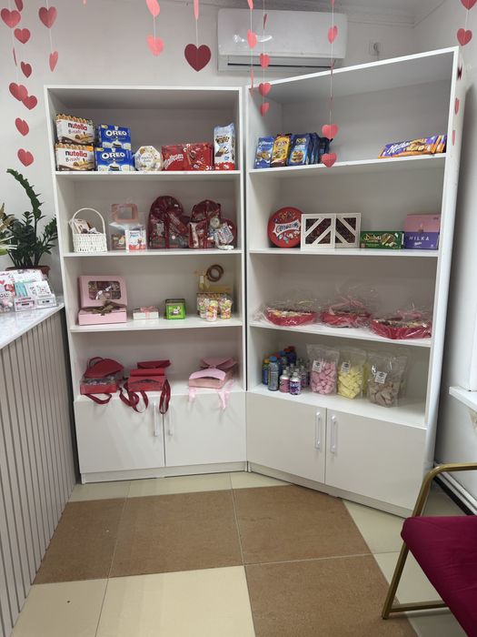 Витринные полки.