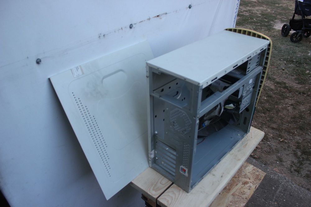 Carcasa alba retro PC Ultra-Pro