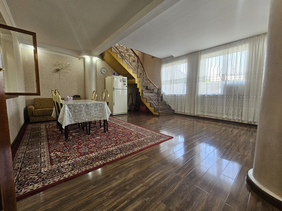 Аэропорт вайида 7 су'тик ховли сотилади