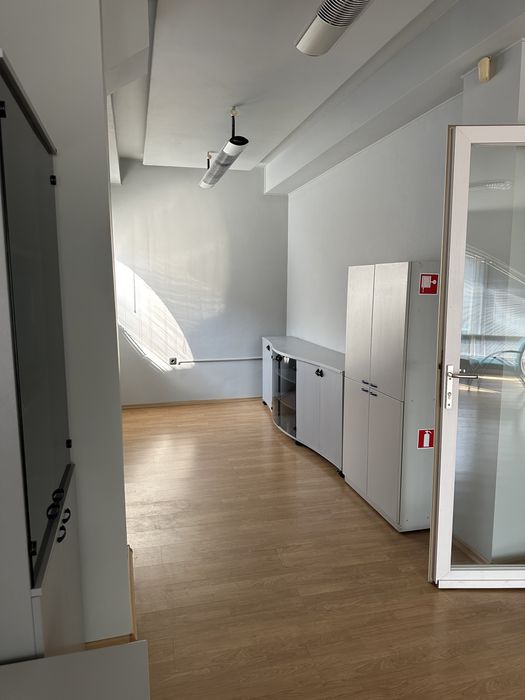 Дава се под наем Офис в Пловдив, Индустриална зона - Тракия - 500 кв.м за 5000 € - Снимка #20