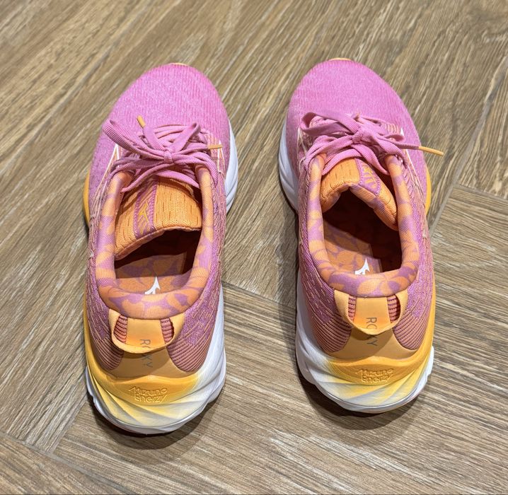 Маратонки Mizuno Wave Rider 26 x ROXY