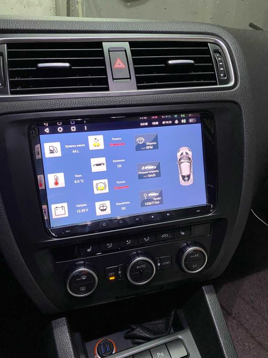 Navigatie VW Golf 5 6 Passat B6 B7 CC Tiguan Touran Jetta 4GB garantie