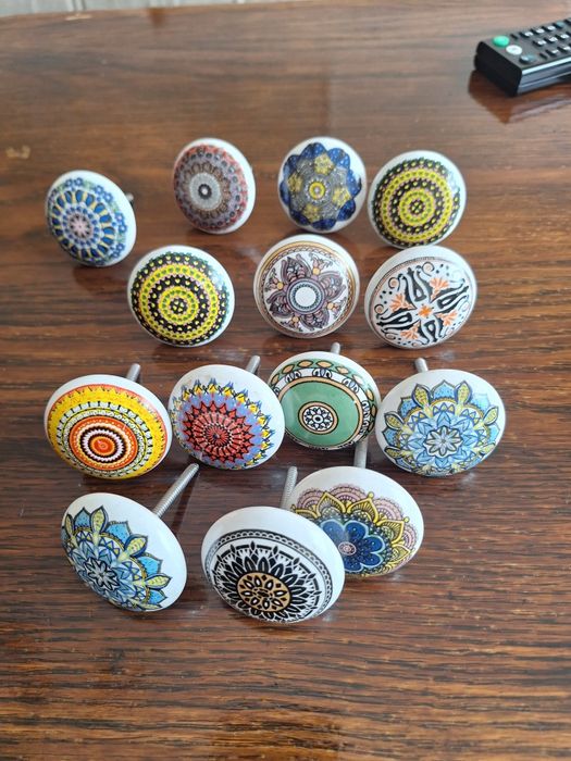 Дръжки за шкаф и др