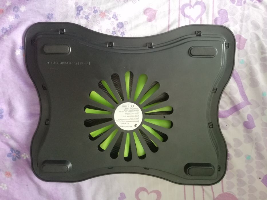 Cooler myria pentru laptop și tabletă. Suport de răcire. Nou.