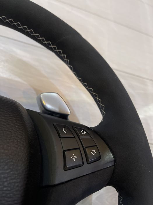 Волан за BMW алкантара