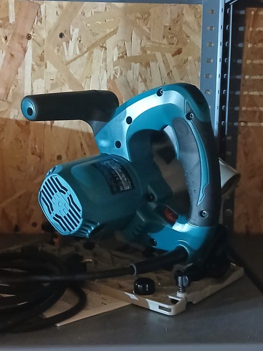 Makita circular cu sină