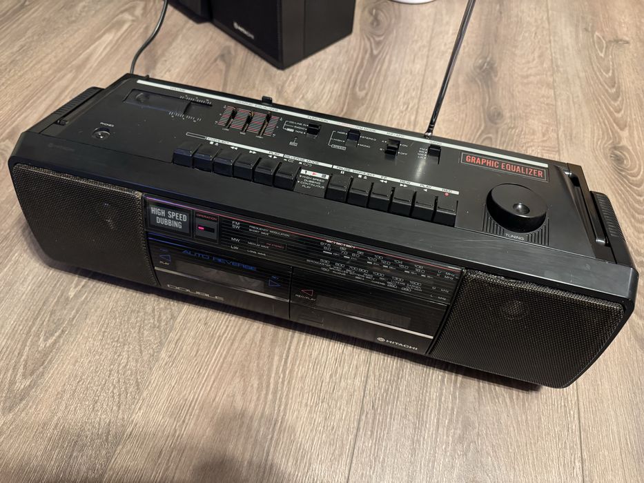 Касетофон Hitachi