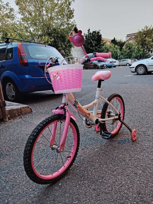 Se vinde Bicicleta pentru fete