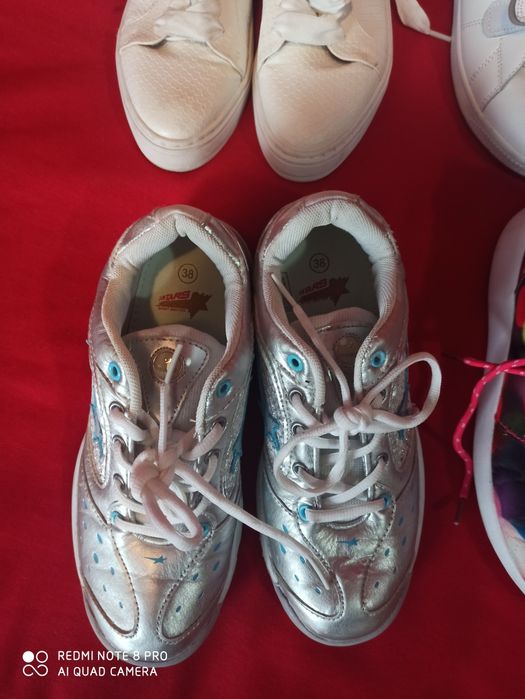 Adidași mărimea 38