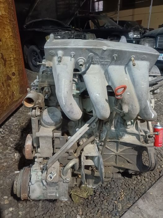 Мерседес. 111 матор.2.3 плита