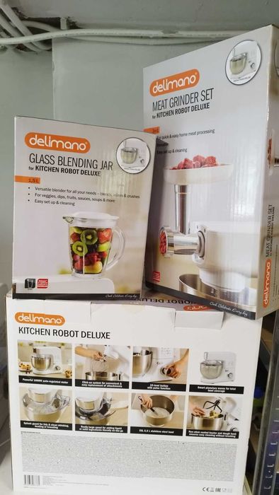 Delimano Kitchen Robot Deluxe с пълен комплект приставки.