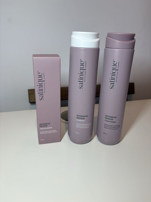 Set: sampon, balam si ulei de par cu efect reparator, Amway