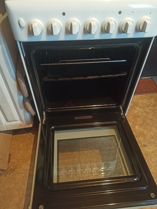 Продам газовую плиту