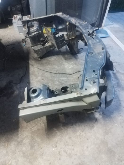 Parte Fata Lonjeroane Trager Armatura Dacia Duster