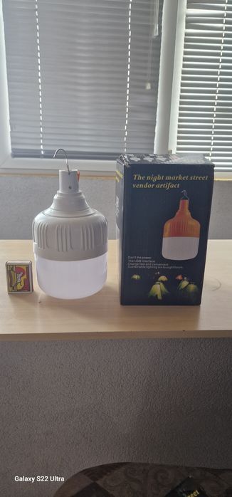 Лед лампа 5v волта 4800mAh батерия 300w мощност . За къмпинг риболов .