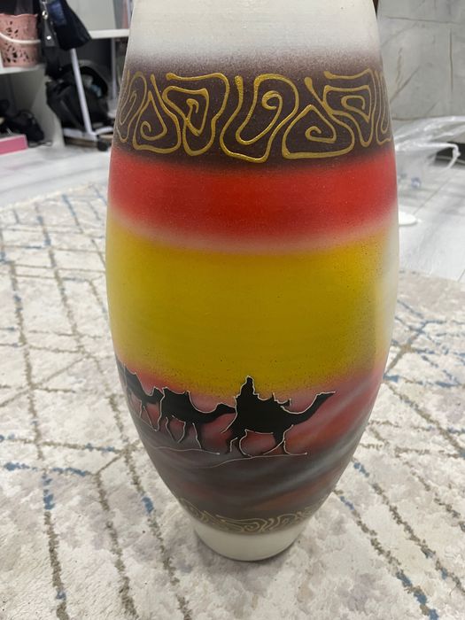 Продам вазу с росписью