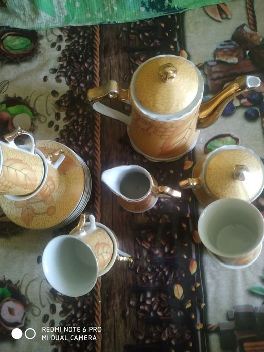 Продается  фарфоровый сервиз японский  редкий , кофейный сервиз японск