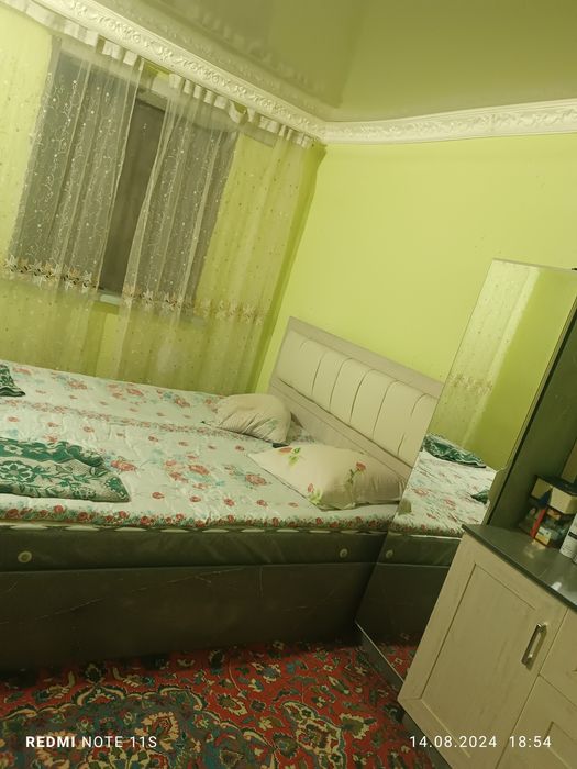 Yangiyul saxarniyda 6 ta xonali 10,5 sotok xovli  sotiladi