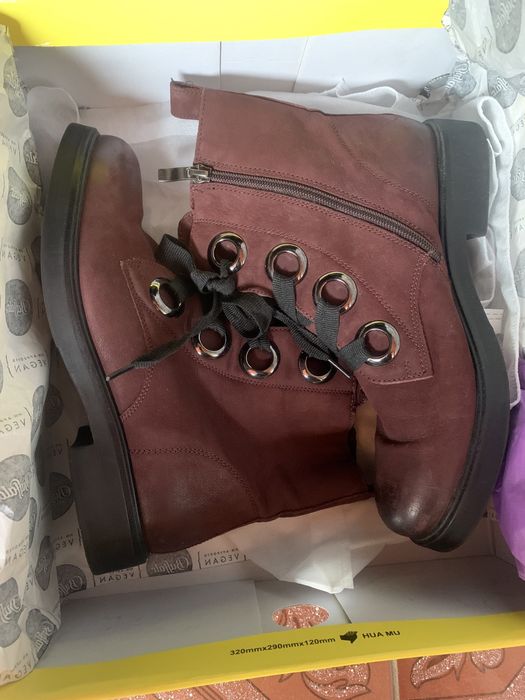 Ghete de piele culoarea visiniu noi