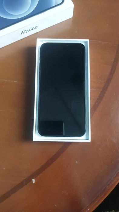 Iphone 12 в отличном состоянии