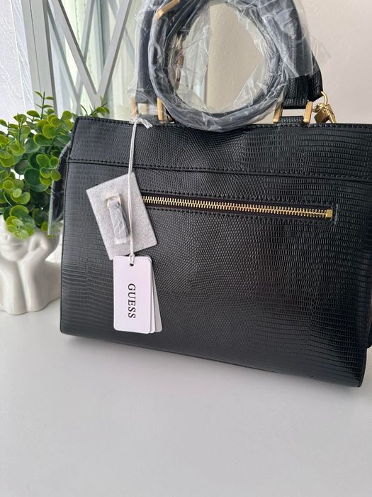 Дамска чанта Guess