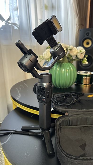 Gimbal Zhiyun Smooth 5 excelent pentru telefoane mari