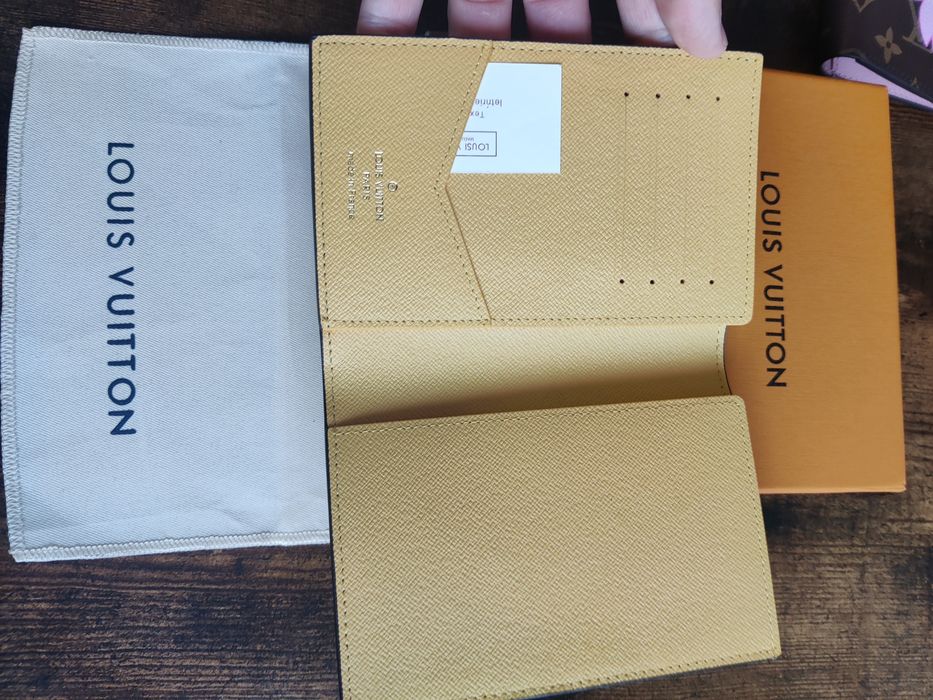 Стилни кожени портмонета Louis Vuitton