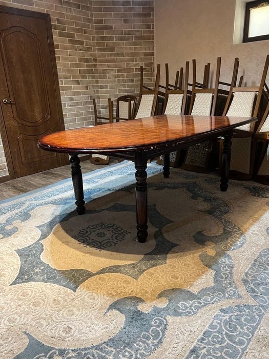 Продаётся стол для гостиной